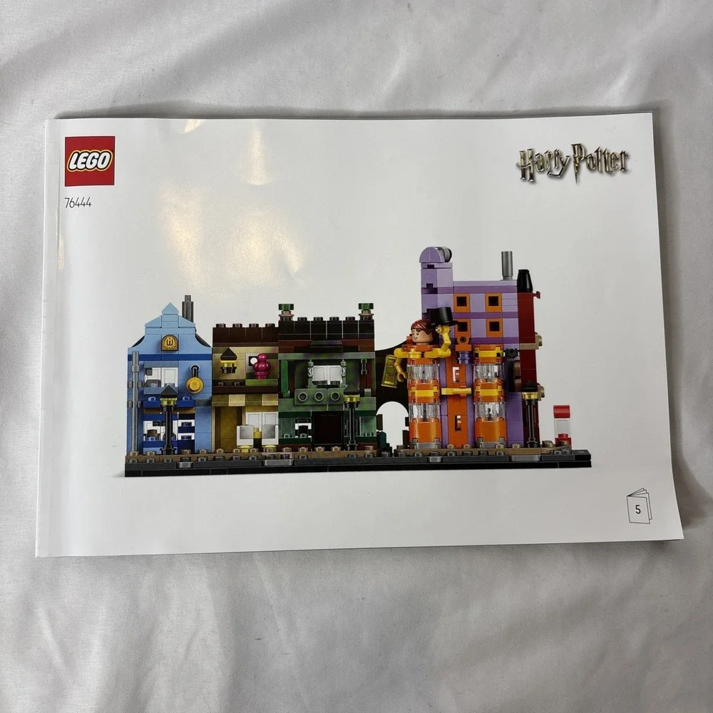 Harry Potter 76444 Diagon Alley Wizarding Shops Instruction Manuals 1-5 No LEGOs - Picture 6 of 6